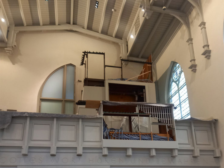 Foto der nicht fertigen Orgel